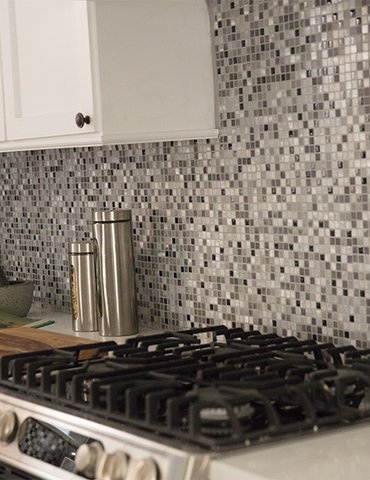 Custom tile backsplash in Ivins, UT from Pioneer Floor Coverings & Design